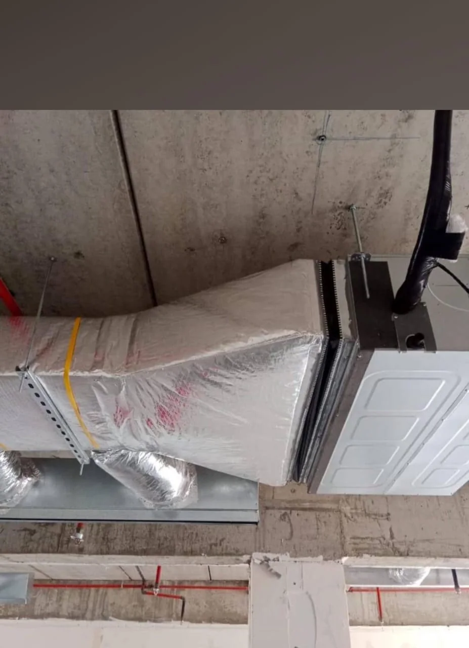 Insulated duct transition to AC unit